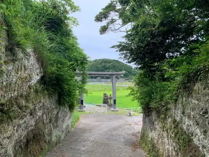 八幡神社の鳥居