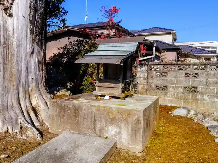 神明社の末社・摂社