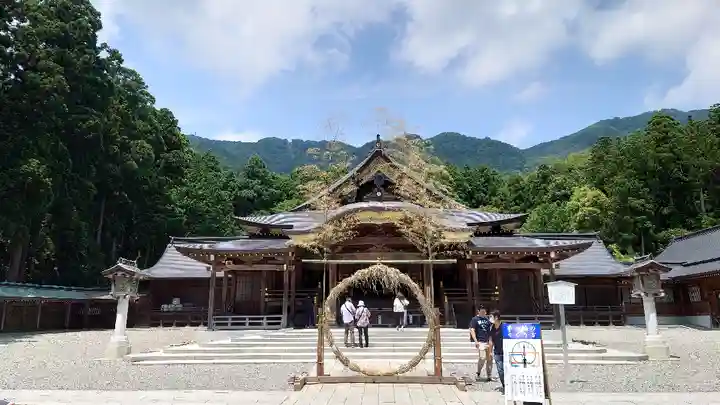 彌彦神社の本殿・本堂