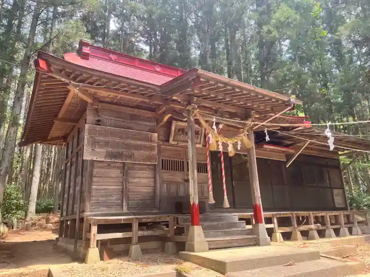 新山神社の{uncategorized: "未分類", other: "その他", undefined: "問題あり", building: "その他建物", grave: "お墓", sacred_gate: "鳥居", guardian: "狛犬", statue: "像", buddha: "仏像", history: "歴史", nature: "自然", garden: "庭園", animal: "動物", pagoda: "塔", temizu: "手水舎", mountain_gate: "山門・神門", sanctuary: "本殿・本堂", subordinate: "末社・摂社", art: "芸術", scenery: "景色", jizo: "地蔵", ema: "絵馬", goshuin: "御朱印", omikuji: "おみくじ", items: "授与品その他", amulet: "お守り", goshuincho: "御朱印帳", eats: "食事", festival: "お祭り", votive_dance: "神楽", shichigosan: "七五三参", wedding: "結婚式", experience: "体験その他", initially: "初詣", around: "周辺", anti_infection: "感染症対策"}
