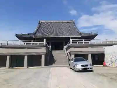 本願寺鷺森別院の{uncategorized: "未分類", other: "その他", undefined: "問題あり", building: "その他建物", grave: "お墓", sacred_gate: "鳥居", guardian: "狛犬", statue: "像", buddha: "仏像", history: "歴史", nature: "自然", garden: "庭園", animal: "動物", pagoda: "塔", temizu: "手水舎", mountain_gate: "山門・神門", sanctuary: "本殿・本堂", subordinate: "末社・摂社", art: "芸術", scenery: "景色", jizo: "地蔵", ema: "絵馬", goshuin: "御朱印", omikuji: "おみくじ", items: "授与品その他", amulet: "お守り", goshuincho: "御朱印帳", eats: "食事", festival: "お祭り", votive_dance: "神楽", shichigosan: "七五三参", wedding: "結婚式", experience: "体験その他", initially: "初詣", around: "周辺", anti_infection: "感染症対策"}
