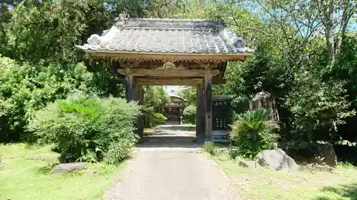 天然寺の山門