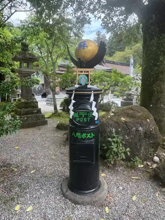 熊野本宮大社の{uncategorized: "未分類", other: "その他", undefined: "問題あり", building: "その他建物", grave: "お墓", sacred_gate: "鳥居", guardian: "狛犬", statue: "像", buddha: "仏像", history: "歴史", nature: "自然", garden: "庭園", animal: "動物", pagoda: "塔", temizu: "手水舎", mountain_gate: "山門・神門", sanctuary: "本殿・本堂", subordinate: "末社・摂社", art: "芸術", scenery: "景色", jizo: "地蔵", ema: "絵馬", goshuin: "御朱印", omikuji: "おみくじ", items: "授与品その他", amulet: "お守り", goshuincho: "御朱印帳", eats: "食事", festival: "お祭り", votive_dance: "神楽", shichigosan: "七五三参", wedding: "結婚式", experience: "体験その他", initially: "初詣", around: "周辺", anti_infection: "感染症対策"}