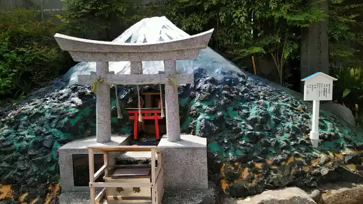 京濱伏見稲荷神社の末社・摂社