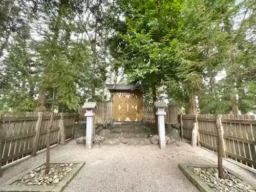 織殿神社の建物その他