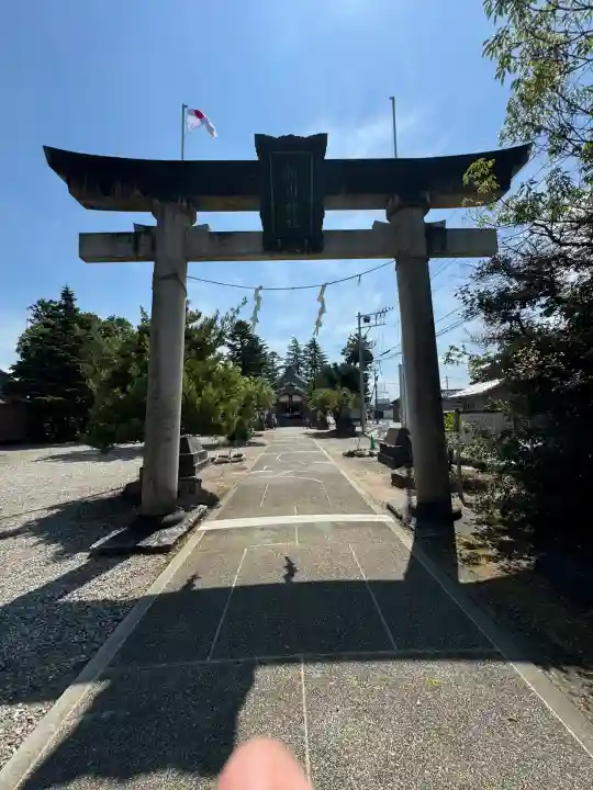 新川神社の鳥居