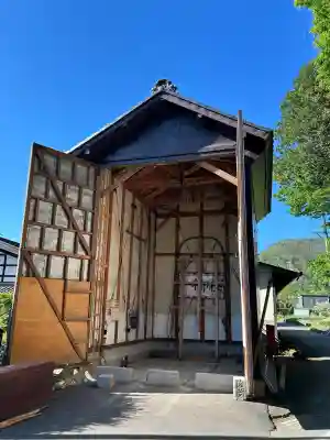 須須岐水神社の{uncategorized: "未分類", other: "その他", undefined: "問題あり", building: "その他建物", grave: "お墓", sacred_gate: "鳥居", guardian: "狛犬", statue: "像", buddha: "仏像", history: "歴史", nature: "自然", garden: "庭園", animal: "動物", pagoda: "塔", temizu: "手水舎", mountain_gate: "山門・神門", sanctuary: "本殿・本堂", subordinate: "末社・摂社", art: "芸術", scenery: "景色", jizo: "地蔵", ema: "絵馬", goshuin: "御朱印", omikuji: "おみくじ", items: "授与品その他", amulet: "お守り", goshuincho: "御朱印帳", eats: "食事", festival: "お祭り", votive_dance: "神楽", shichigosan: "七五三参", wedding: "結婚式", experience: "体験その他", initially: "初詣", around: "周辺", anti_infection: "感染症対策"}