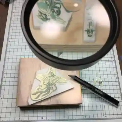 彫り途中の図。ルーペ無いと見えませんわ💧
1羽掘るのに約4時間