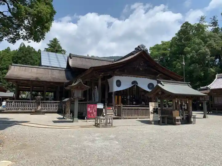 土佐神社の本殿・本堂