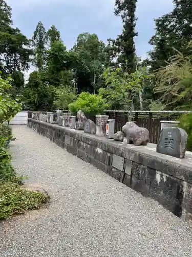 沙沙貴神社の像