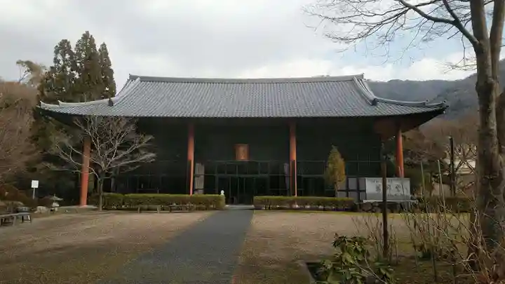 久安寺の本殿・本堂