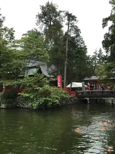 生島足島神社の庭園