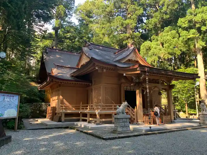 須山浅間神社の本殿・本堂