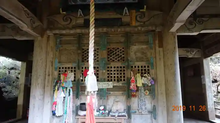 秩父札所三十二番 法性寺の本殿・本堂