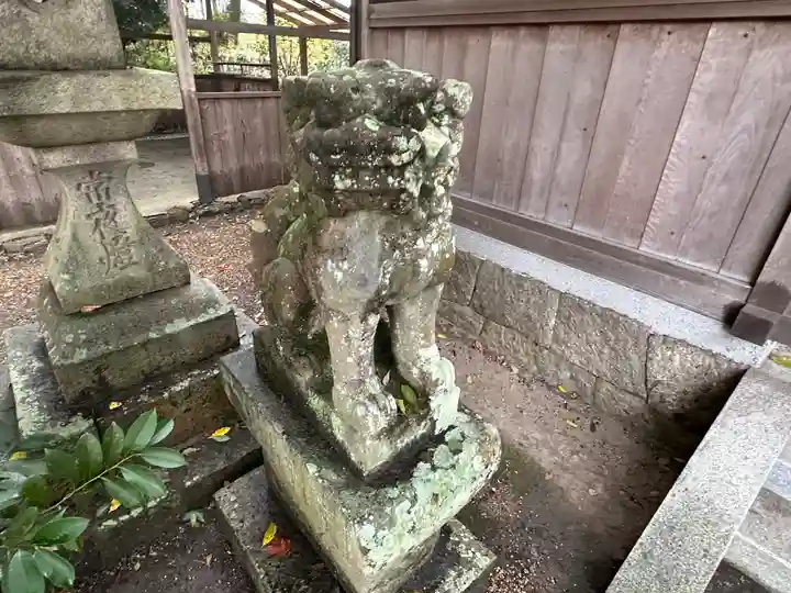 平群坐紀氏神社の狛犬