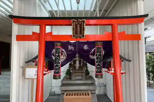 歌舞伎稲荷神社の鳥居