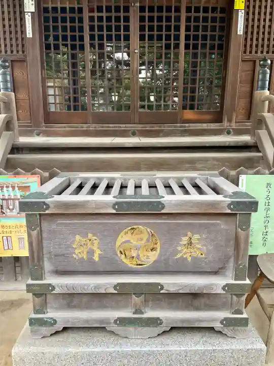 上高田氷川神社の{uncategorized: "未分類", other: "その他", undefined: "問題あり", building: "その他建物", grave: "お墓", sacred_gate: "鳥居", guardian: "狛犬", statue: "像", buddha: "仏像", history: "歴史", nature: "自然", garden: "庭園", animal: "動物", pagoda: "塔", temizu: "手水舎", mountain_gate: "山門・神門", sanctuary: "本殿・本堂", subordinate: "末社・摂社", art: "芸術", scenery: "景色", jizo: "地蔵", ema: "絵馬", goshuin: "御朱印", omikuji: "おみくじ", items: "授与品その他", amulet: "お守り", goshuincho: "御朱印帳", eats: "食事", festival: "お祭り", votive_dance: "神楽", shichigosan: "七五三参", wedding: "結婚式", experience: "体験その他", initially: "初詣", around: "周辺", anti_infection: "感染症対策"}