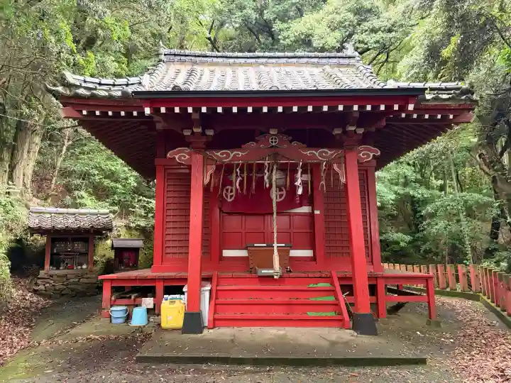 鎮香丸稲荷神社の本殿・本堂