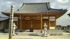 誕生寺の本殿