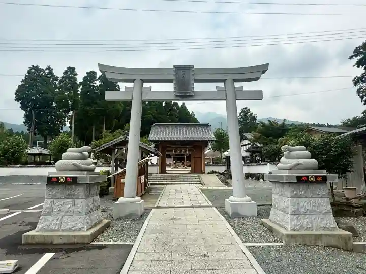 阿蘇白水龍神權現~白蛇神社~(熊本県)
