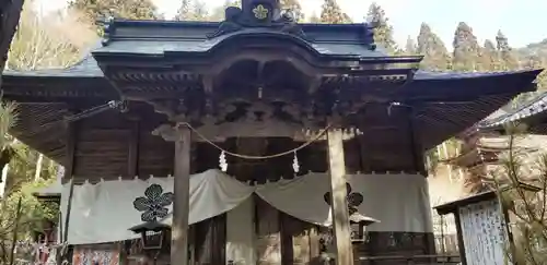 新海三社神社の本殿・本堂
