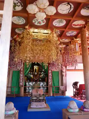 野坂寺の本殿・本堂