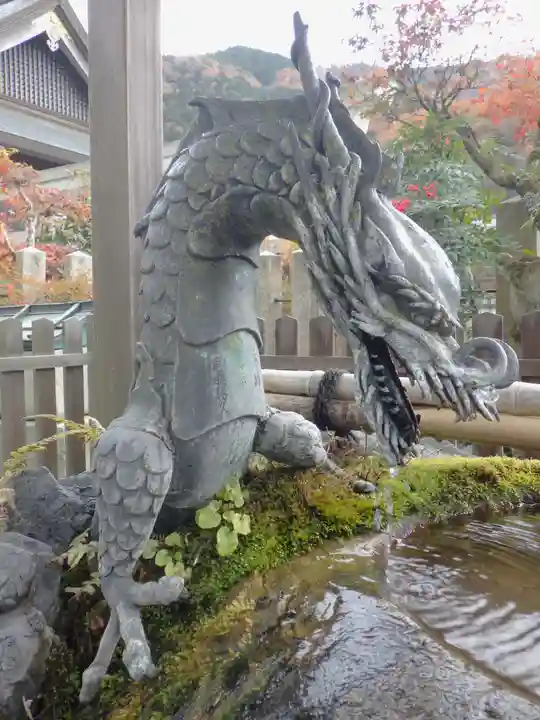 九頭竜大社の手水舎