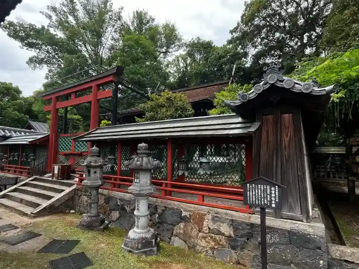 氷室神社の{uncategorized: "未分類", other: "その他", undefined: "問題あり", building: "その他建物", grave: "お墓", sacred_gate: "鳥居", guardian: "狛犬", statue: "像", buddha: "仏像", history: "歴史", nature: "自然", garden: "庭園", animal: "動物", pagoda: "塔", temizu: "手水舎", mountain_gate: "山門・神門", sanctuary: "本殿・本堂", subordinate: "末社・摂社", art: "芸術", scenery: "景色", jizo: "地蔵", ema: "絵馬", goshuin: "御朱印", omikuji: "おみくじ", items: "授与品その他", amulet: "お守り", goshuincho: "御朱印帳", eats: "食事", festival: "お祭り", votive_dance: "神楽", shichigosan: "七五三参", wedding: "結婚式", experience: "体験その他", initially: "初詣", around: "周辺", anti_infection: "感染症対策"}