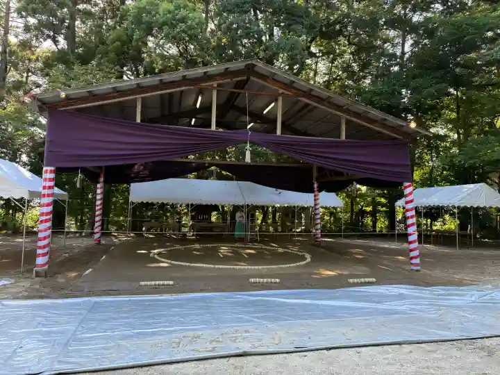 常陸國總社宮の{uncategorized: "未分類", other: "その他", undefined: "問題あり", building: "その他建物", grave: "お墓", sacred_gate: "鳥居", guardian: "狛犬", statue: "像", buddha: "仏像", history: "歴史", nature: "自然", garden: "庭園", animal: "動物", pagoda: "塔", temizu: "手水舎", mountain_gate: "山門・神門", sanctuary: "本殿・本堂", subordinate: "末社・摂社", art: "芸術", scenery: "景色", jizo: "地蔵", ema: "絵馬", goshuin: "御朱印", omikuji: "おみくじ", items: "授与品その他", amulet: "お守り", goshuincho: "御朱印帳", eats: "食事", festival: "お祭り", votive_dance: "神楽", shichigosan: "七五三参", wedding: "結婚式", experience: "体験その他", initially: "初詣", around: "周辺", anti_infection: "感染症対策"}