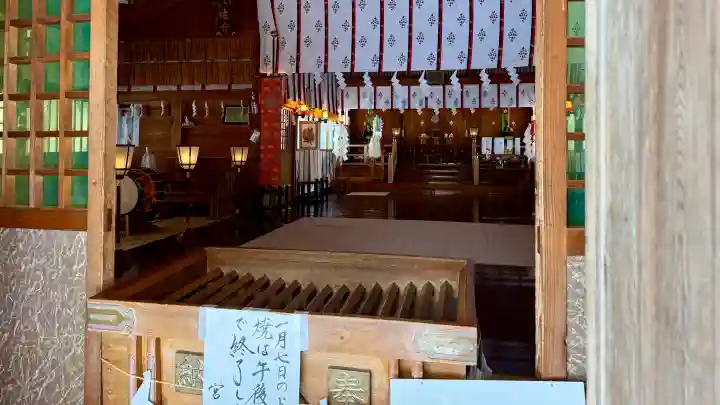 上磯八幡宮の{uncategorized: "未分類", other: "その他", undefined: "問題あり", building: "その他建物", grave: "お墓", sacred_gate: "鳥居", guardian: "狛犬", statue: "像", buddha: "仏像", history: "歴史", nature: "自然", garden: "庭園", animal: "動物", pagoda: "塔", temizu: "手水舎", mountain_gate: "山門・神門", sanctuary: "本殿・本堂", subordinate: "末社・摂社", art: "芸術", scenery: "景色", jizo: "地蔵", ema: "絵馬", goshuin: "御朱印", omikuji: "おみくじ", items: "授与品その他", amulet: "お守り", goshuincho: "御朱印帳", eats: "食事", festival: "お祭り", votive_dance: "神楽", shichigosan: "七五三参", wedding: "結婚式", experience: "体験その他", initially: "初詣", around: "周辺", anti_infection: "感染症対策"}