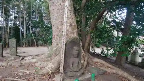 深芝神社の仏像