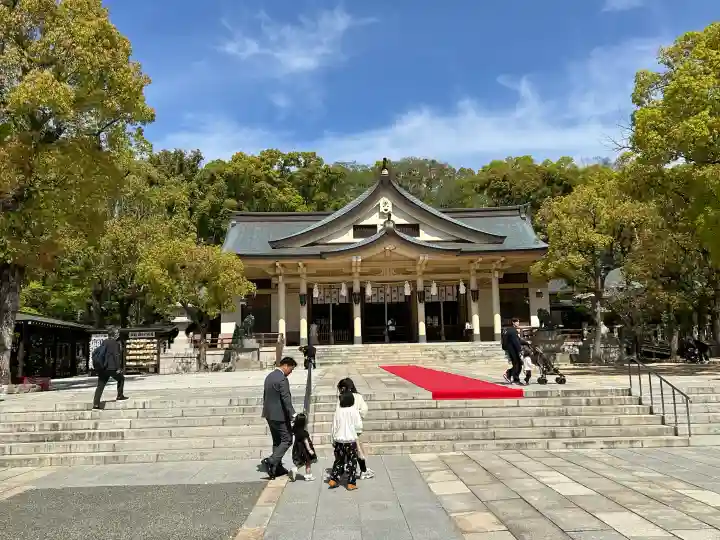 湊川神社の{uncategorized: "未分類", other: "その他", undefined: "問題あり", building: "その他建物", grave: "お墓", sacred_gate: "鳥居", guardian: "狛犬", statue: "像", buddha: "仏像", history: "歴史", nature: "自然", garden: "庭園", animal: "動物", pagoda: "塔", temizu: "手水舎", mountain_gate: "山門・神門", sanctuary: "本殿・本堂", subordinate: "末社・摂社", art: "芸術", scenery: "景色", jizo: "地蔵", ema: "絵馬", goshuin: "御朱印", omikuji: "おみくじ", items: "授与品その他", amulet: "お守り", goshuincho: "御朱印帳", eats: "食事", festival: "お祭り", votive_dance: "神楽", shichigosan: "七五三参", wedding: "結婚式", experience: "体験その他", initially: "初詣", around: "周辺", anti_infection: "感染症対策"}