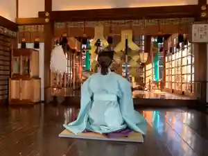 三輪神社の本殿・本堂(2021年10月15日(金) 08時19分09秒投稿)