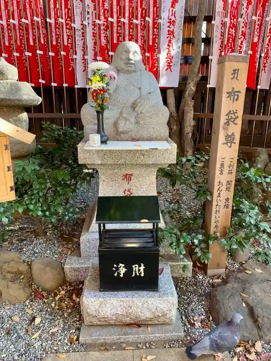 豊川稲荷東京別院の像