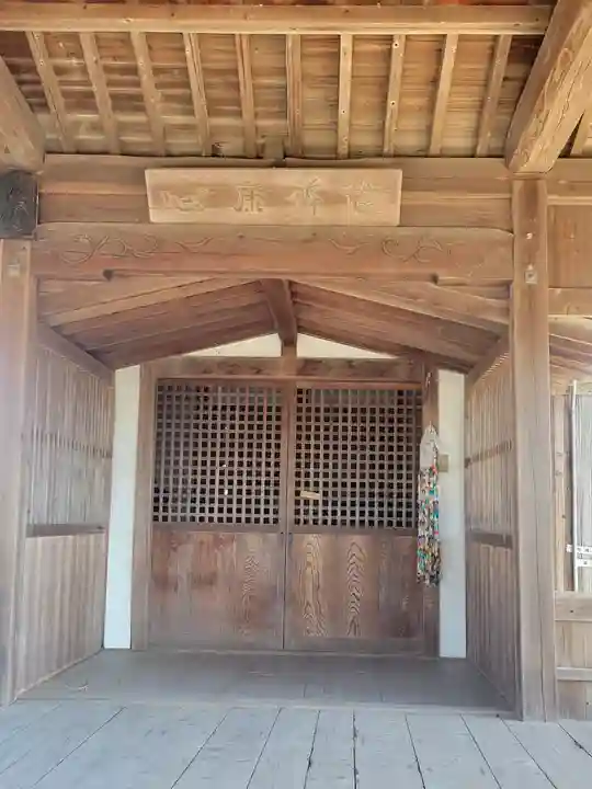 素鵞神社の本殿・本堂