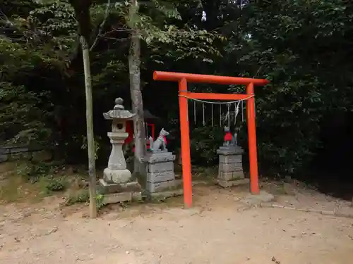 天石門別八倉比売神社の末社