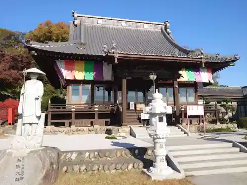 埼玉厄除け開運大師・龍泉寺（切り絵御朱印発祥の寺）の本殿