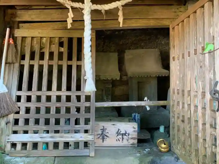 鯨塚の本殿・本堂