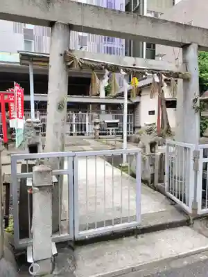 稲穂社の鳥居