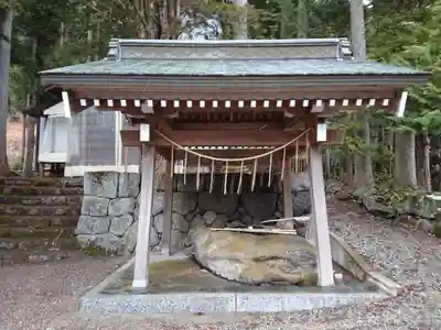 白山神社の手水舎