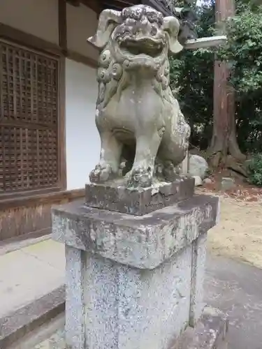 志貴御縣坐神社の狛犬