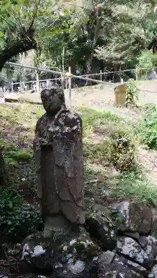 石雲寺の像