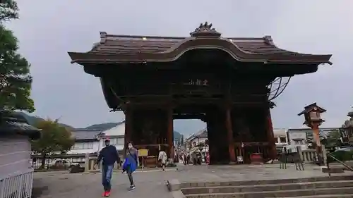 善光寺の山門