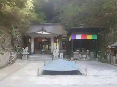 布引不動尊(大阪府)