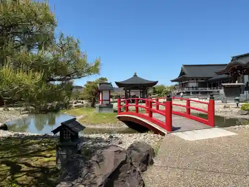 倶利迦羅不動寺鳳凰殿(石川県)