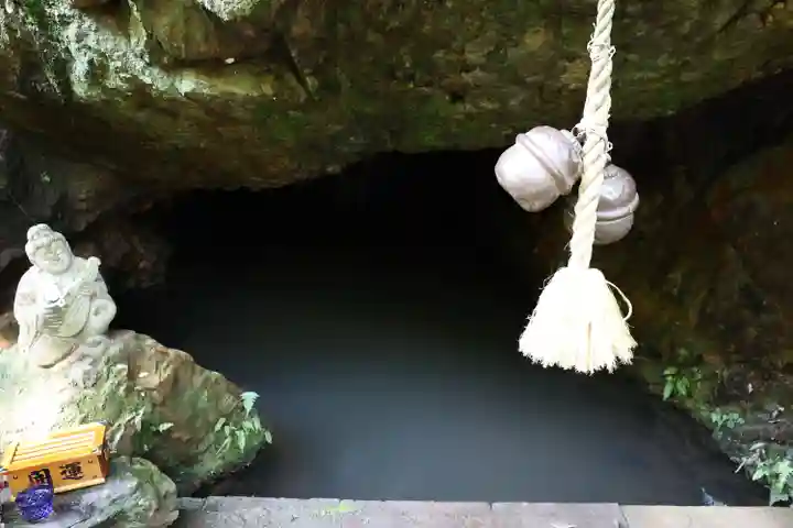 窟神社(栃木県)