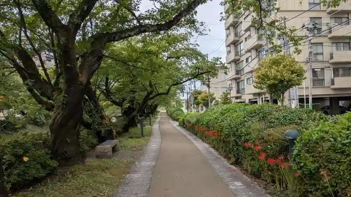 延命地蔵尊の周辺