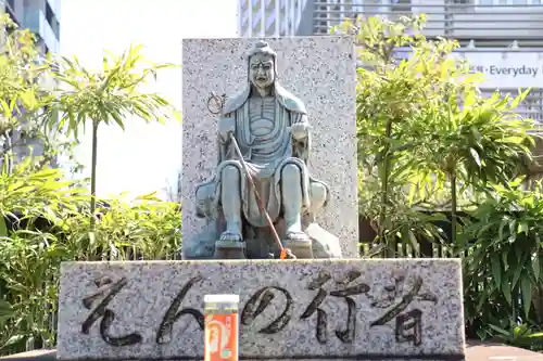 海雲寺の像