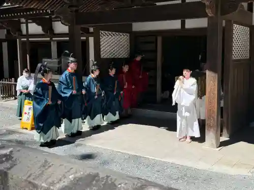 三峯神社の{uncategorized: "未分類", other: "その他", undefined: "問題あり", building: "その他建物", grave: "お墓", sacred_gate: "鳥居", guardian: "狛犬", statue: "像", buddha: "仏像", history: "歴史", nature: "自然", garden: "庭園", animal: "動物", pagoda: "塔", temizu: "手水舎", mountain_gate: "山門・神門", sanctuary: "本殿・本堂", subordinate: "末社・摂社", art: "芸術", scenery: "景色", jizo: "地蔵", ema: "絵馬", goshuin: "御朱印", omikuji: "おみくじ", items: "授与品その他", amulet: "お守り", goshuincho: "御朱印帳", eats: "食事", festival: "お祭り", votive_dance: "神楽", shichigosan: "七五三参", wedding: "結婚式", experience: "体験その他", initially: "初詣", around: "周辺", anti_infection: "感染症対策"}