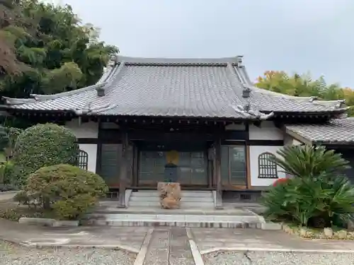 法泉寺の本殿・本堂
